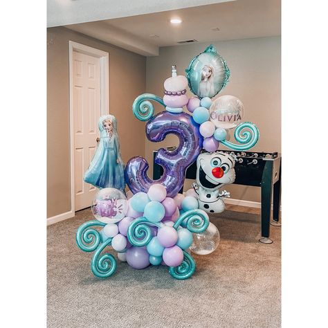 Frozen Themed Balloons, Disney Frozen Balloon Garland, Frozen Balloon Display, Elsa Balloon Bouquet, Elsa Balloon Decoration, Disney Balloon Bouquet, Frozen Birthday Party Balloons, Frozen Birthday Balloons, Frozen Balloon Bouquet