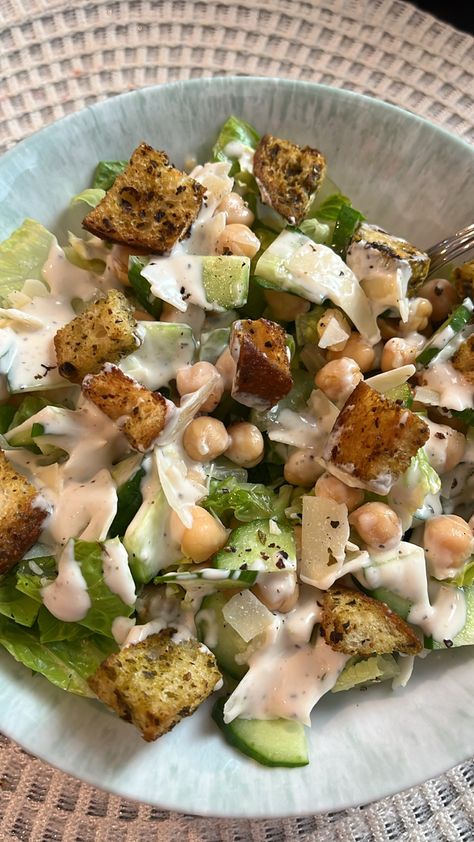 Healthy Caesar Dressing, Moodboard Pics, Homemade Caesar Dressing, Caesar Dressing Recipe, Homemade Caesar, Caesar Dressing, Healthy Food Dishes, Anchovies, Lunch Snacks