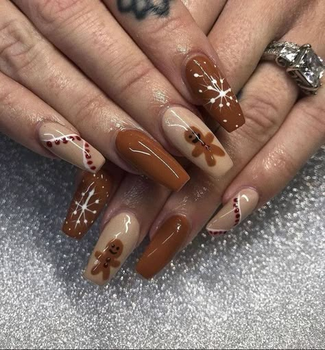 Trending Acrylic Nails Christmas, Christmas Nail Designs Brown, X Mas Nails Christmas Ideas, Cute Nails For December, Nails Krismas, Cute Nail Ideas Winter, Seasonal Nail Ideas, Holiday Nails Aesthetic, Nails Inspiration Disney