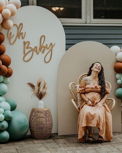 Babyshowerparty Gender Neutral, Boho Theme Baby Shower Ideas Boy, Fall Themed Baby Shower Backdrop, Genderless Baby Shower Ideas, Boho Neutral Baby Shower Ideas, Baby Shower Ideas No Gender, Fall Gender Neutral Baby Shower Ideas, Boho Baby Shower Backdrop Ideas, Earthy Baby Shower Theme