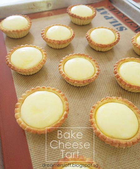 Japanese Cheese Tart, Hokkaido Baked Cheese Tart, Bake Cheese Tart, Egg Tart Recipe, Mini Tart Recipes, Bake Cheese, Puding Roti, Cheesecake Tarts, Cheese Tart