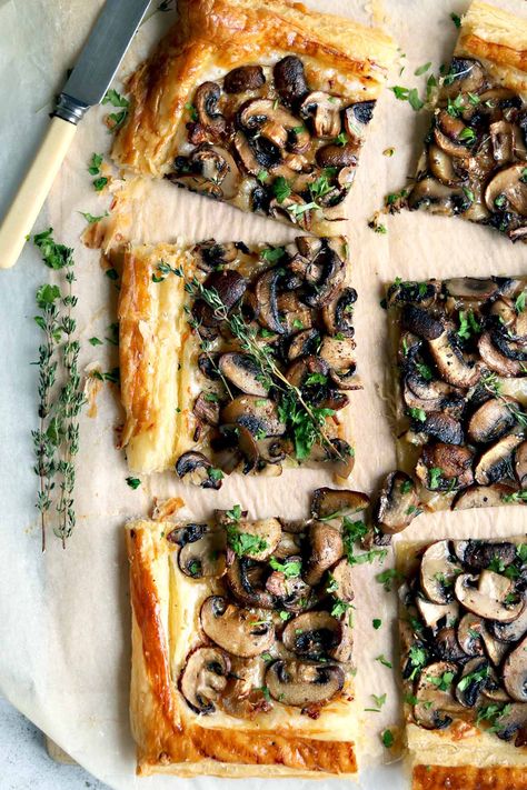 Filo Dinner Recipes, Mushroom Tart Recipes, Vegetarian Appetizers For Party Easy, Vegetable Strudel, Vegetarian Tart, Savoury Tart, Weekend Lunches, Mushroom Tart, Savory Tarts