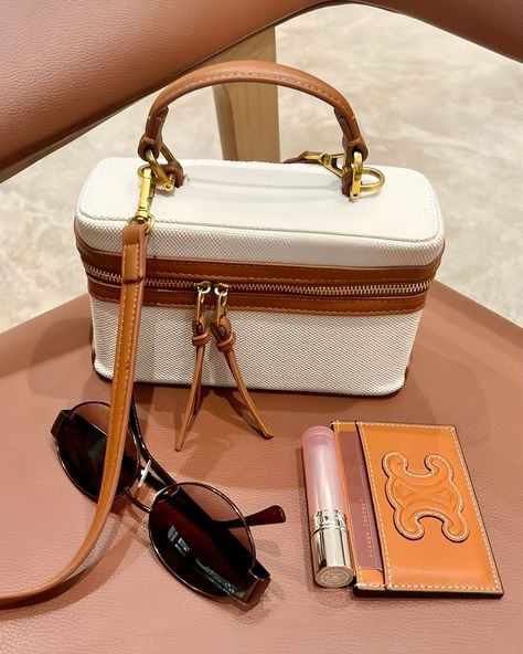 From everyday looks to vanity moments, the Piana Box Bag has you covered! 🫶🏼 #vanitybag #purse #crossbodybag #accessories #trendingnow #versatile #fashionstyle #styleinspiration #autumncolors #fallvibes Dope Jewelry Accessories, Product Inspiration, Handbag Essentials, Vanity Bag, Dope Jewelry, Feminine Outfit, Box Bag, Fall Vibes, Small Bags