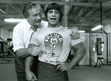 The Giant Killer & Weider... #dannypadilla #joeweider #thegiantkiller #workout #lift #muscle #goldenaesthetic #goldenerabodybuilding #health #legend #classicbodybuildermotivation #classicbodybuilding #goldsgym #goldsgymvenice #vintagebodybuilding #vintagebodybuildinggear #fitspo #fitfam #bodybuildingmotivation #bodybuilding #body #musclebeach #bodypositive #smile #goodvibes #armday Danny Padilla, Frank Zane, Joe Weider, Muscle Beach, Gym Apparel, Pumping Iron, Arm Day, Golds Gym, Arnold Schwarzenegger