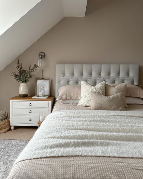 Our cosy neutral bedroom 🤎 Ad The mix of tones & textures on our bed is making me want to jump in and never leave 😌 These gorgeoussss new cushions & duvet set are from @hellofurn and I’m completely in love with the combo!! Swipe for a close up of the textures… Pictured: - waffle textured 100% cotton duvet set - lark muslin crinkle cushion in natural - ulsmere cushion in ecru - malham fleece rectangular cushion in latte Furn has gone straight onto my favourite home brands list 🥰🥰 . . ... Bed Cushions Ideas, Cosy Neutral Bedroom, Bed Cushions Arrangement, Cushion Arrangement, Rectangular Cushion, Bed Spread, Loft Room, Bed Cushions, Neutral Bedroom