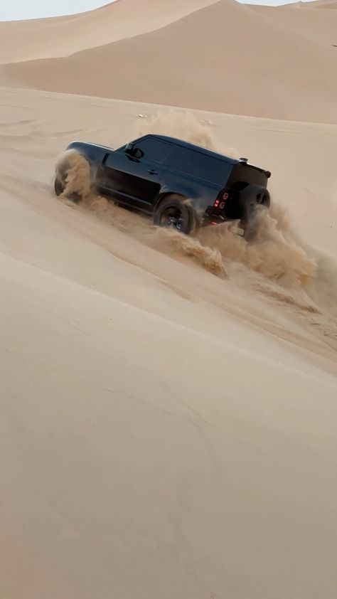 Land Rover Defender 90 Defender Aesthetic, Car Desert, Defender Car, New Defender, Dream Cars Jeep, Land Rover Defender 90, Adventure Aesthetic, Overland Vehicles, Defender 90