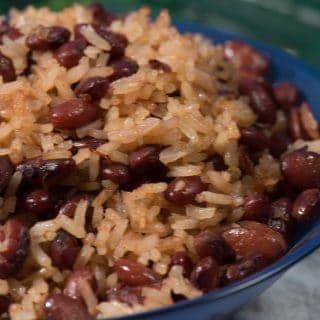 Nicaraguan Gallo Pinto ( Rice and Beans) Nicaraguan Food, Gallo Pinto, Rice And Beans Recipe, Night Recipes, Haitian Food Recipes, Rice And Beans, Chipotle Sauce, Cooking White Rice, Scotch Bonnet