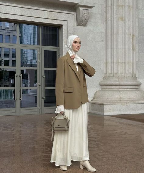 Office Jacket, Estilo Hijab, Stile Hijab, Hijabi Outfit, Hijab Trends, Muslim Outfits Casual, Hijabi Style, Hijab Ootd, Casual Hijab Outfit