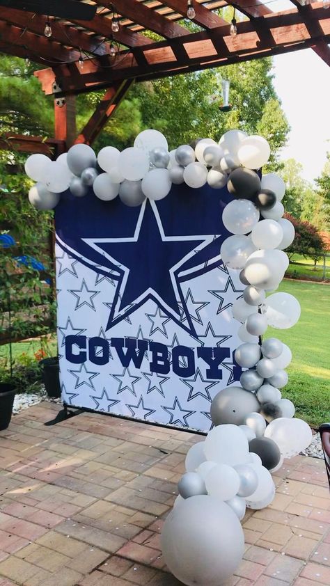 Cowboys Theme Party Dallas, Dallas Cowboy Theme Party For Adults, Dallas Cowboy Birthday Party, Dallas Cowboys Party Ideas, Dallas Cowboys Birthday Party, Dallas Cowboys Baby Shower, Cowboy Birthday Party Decorations, Dallas Cowboys Theme, Dallas Cowboys Crafts