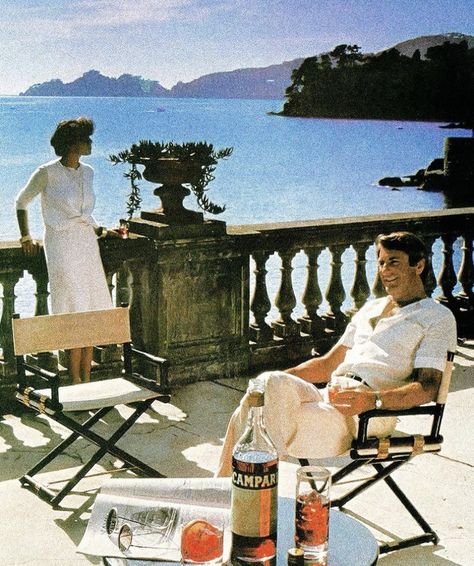 Italian Glam, Italian Aesthetic, Orson Welles, Slim Aarons, Italy Aesthetic, Europe Summer, The Terrace, Old Money Style, Negroni