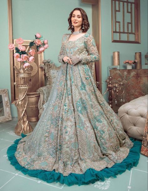 Walima Dresses Pakistani Brides, Red Bridal Lehenga Pakistani, Valima Dress, Walima Dresses, Latest Bridal Lehenga Designs, Long Party Gowns, Walima Dress, Red Bridal Dress, Latest Bridal Lehenga