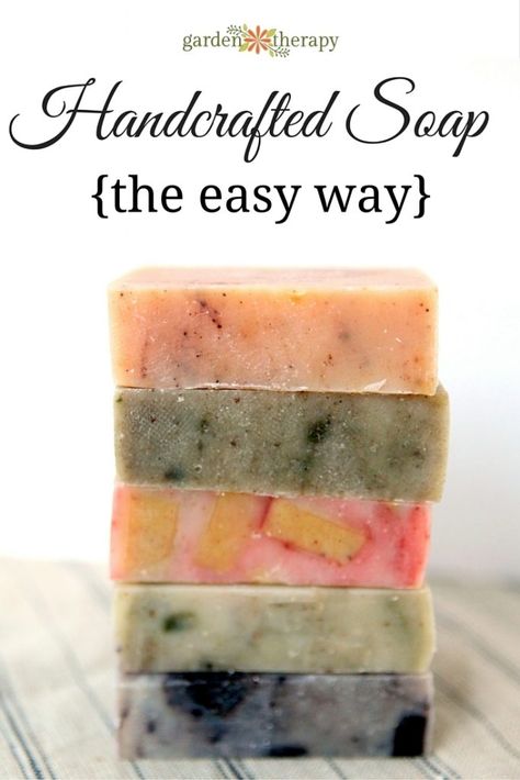 Natural Homemade Soap, Savon Diy, Homemade Soap Recipes, Cadeau Diy, Soap Bars, Handcrafted Soaps, Foodie Gifts, Soap Recipes, Diy Soap