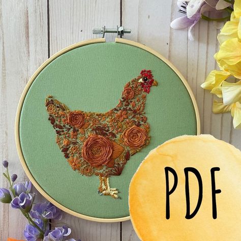 Cross Stitch Patterns Chicken Hand Embroidery, Diy Embroidery Art, Floral Chicken, Farm Embroidery, Awesome Crafts, Chicken Pattern, Hand Embroidery Projects, Animal Embroidery, Sewing Embroidery Designs