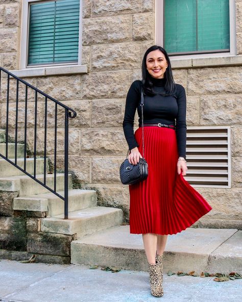 Red Skirt Outfit Christmas, Red Skirt Outfit Ideas, Red Pleated Skirt Outfit, Red Midi Skirt Outfit, Pleaded Skirt Outfits, Aline Skirt Outfit, Booties Target, Flare Skirt Outfit, Skirt Outfit Winter