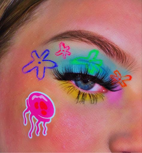 Patrick Star Makeup Spongebob, Spongebob Themed Makeup, Easy But Cool Makeup Looks, Makeup Ideas Crazy Creative, Cartoon Characters Makeup, Sponge Bob Makeup, Colorful Creative Makeup, Buzz Light Year Makeup, Spongebob Eye Makeup