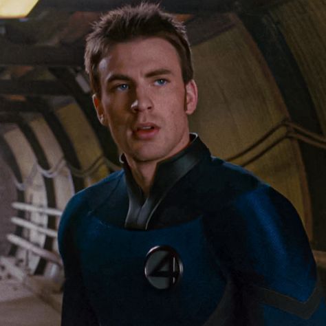 𝑇𝐴𝐺𝑆：#f4 #fantasticfour #mrfantastic #reedrichards #susanstorm #invisiblewoman #johnnystorm #humantorch #bengrimm #thething #victorvondoom #doctordoom #marvel #icon #fantasticfouricons #unfiltered Johnny Fantastic 4, Human Torch Icon, Chris Evans Johnny Storm, Johnny Storm Icons, Johnny Storm Aesthetic, Chris Evans Fantastic Four, Johnny Storm Chris Evans, Chris Evans Human Torch, 2024 Movies