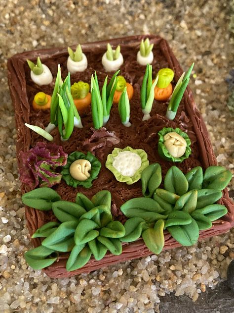 Fairy garden veggie patch, miniature fairy garden, miniature food, Mini garden, terrarium Fairy Food, Clay Fairy, Clay Fairy House, Polymer Clay Fairy, Garden Miniature, Veggie Patch, Miniature Fairy Garden, Clay Fairies, Snow Peas