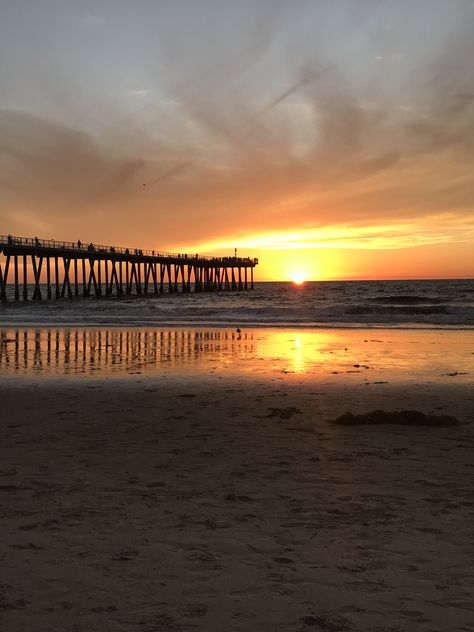 Sunset Los Angeles, Hermosa Beach Pier, Pier Sunset, Beach Pier, Creative Box, Hermosa Beach, Color And Light, Coastal Vibes, Us Beaches