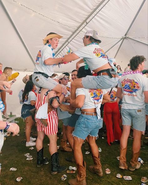 College, tamu, texas A&M, frat boys, college experience, southern boys, aesthetic college, cute frat boys, kappa sig, chilifest, Ana stowell, summer, cute, tailgate, tailgate aesthetic, darty, frap party Frat Boy Aesthetic Outfits, Frat Boy Dress Up Day, Frat Party Pictures, Frat Bro Aesthetic, Frat Guy Aesthetic, Frat Boys, College Frat Boy Aesthetic, Frat Party Aesthetic, Frat Boy Aesthetic