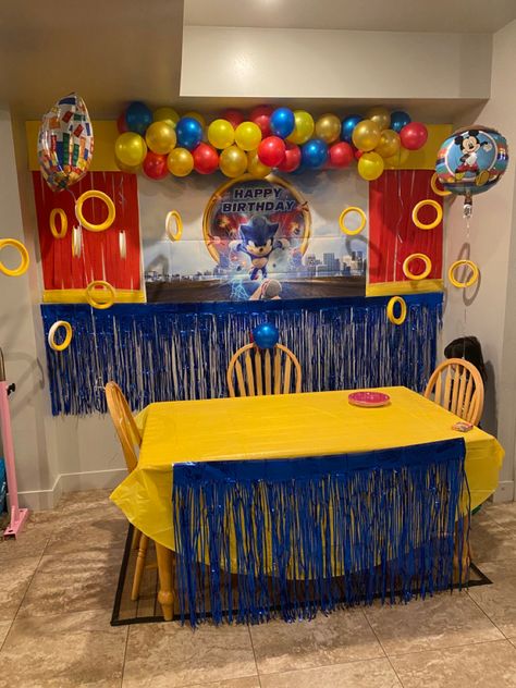 Easy Sonic Birthday Party, Sonic The Hedgehog Table Decorations, Sonic The Hedgehog Birthday Party Snacks, Sonic Diy Birthday Party, Sonic The Hedgehog Party Decorations, Sonic 3rd Birthday, Sonic And Shadow Birthday Party, Diy Sonic The Hedgehog Party Decorations, Sonic Party Activities