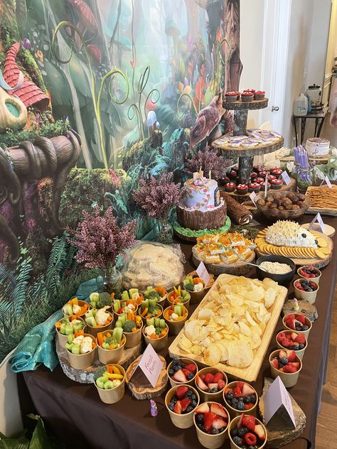 Fairy Buffet Table, Enchanted Charcuterie Board, Enchanted Fairy Garden Party Food, Fairy Themed Appetizers, Food Ideas For Fairy Party, Fairy Tea Garden Party, Woodland Bachelorette Party, Mystical Forest Birthday Party, Tea Party Aesthetic Vintage Dark