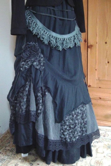 Gothic / Steampunk / Victorian / Edwardian / Lagenlook / Cosplay / Larp. Fabulous and quirky newly designed and handmade hitched bustle skirt. Removable braided fringe. Two striped ribbons to place where you wish. | eBay! Dark Shabby Chic, Shabby Chic Clothing, Victorian Industrial, Braided Fringe, Bustle Skirt, Shabby Chic Clothes, Steampunk Victorian, Chic Skirts, Victorian Steampunk