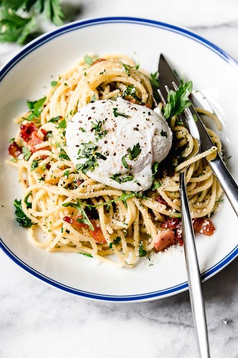 Skinnytaste Pasta, Best Carbonara Recipe, Healthy Spaghetti, Spaghetti Carbonara Recipe, Best Spaghetti, Pasta Italiana, Italian Pasta Dishes, Carbonara Recipe, Spaghetti Carbonara