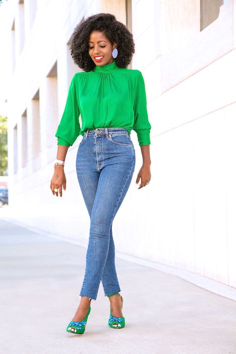 Jeans And Bright Top, Bright Green Shoes Outfit, Bright Green Shirt Outfit, Bright Green Top Outfit, Green Shoes Outfit Ideas, Green Top And Jeans Outfit, Outfits With Green Shoes, Jeans And Blouse Outfit, Bright Green Outfit