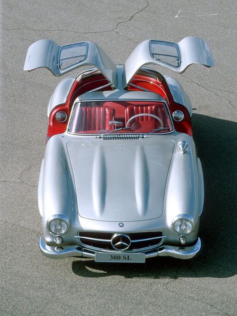 1954 Mercedes-Benz 300 SL Gullwing Coupe - Milestones Mercedes Benz 300 Sl, Old Mercedes, Mercedes 300, Auto Retro, New Sports Cars, Mercedes Benz 300, Classic Mercedes, Mercedes Benz Classic, Benz Amg