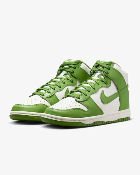 Nike Dunk High Women's Shoes. Nike.com Nike Dunk High Women, Yeezy Boots, Clog Boots, Nike Models, Dunks Nike, Nike Dunk High, High Shoes, Dunk High, Retro Sneakers