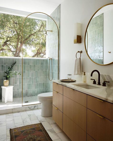 30 Stunning Walk-In Shower Ideas For Small Bathrooms Blue Bathroom Scheme, Three In A Row Bathroom, Desert Interior, Interiors 2024, Hotel Bathroom Design, Tahoe House, California Chic, Clay Imports, Ada Bathroom