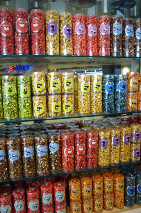 IND Just Pop In Popcorn Store, Popcorn Packaging, Packaging Snack, Healthy Juicer Recipes, Popcorn Shop, Salted Caramel Popcorn, Yogurt Pops, Fruit Labels, Homemade Popcorn