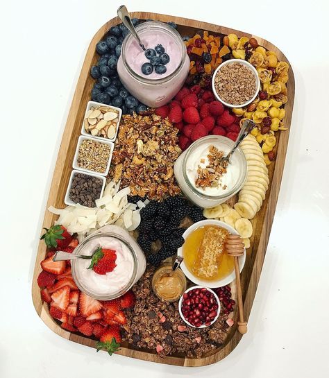 Maegan Brown on Instagram: “Build-Your-Own Parfait Board with a variety of yogurts and lots of tasty toppings to choose from. Such a great way to start the day! 🌟 .…” Parfait Board, Bachelorette Food, Cookbook Pages, Perfect Cheese Board, Beautiful Boards, Yogurt Breakfast, Christmas Food Gifts, Charcuterie Platter, Party Food Platters