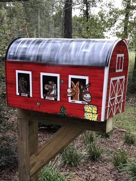 Barn mailbox my husband painted for me with my donkeys and horses on it Old Mail Box Ideas, Farm Animal Mailboxes, Mail Box Art Ideas, Painted Mailbox Ideas Diy Farmhouse, Horse Mailbox Ideas, Daycare Mailbox Ideas, Mailbox Art Paint, Western Mailbox Ideas, Farmhouse Mailbox Ideas Diy