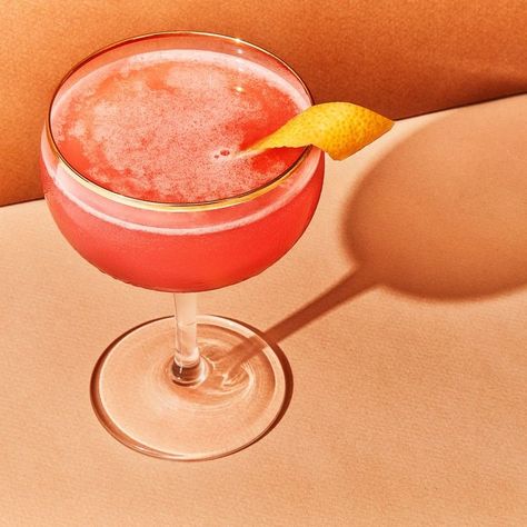 This simple spring cocktail calls for: Grapefruit. Lime. Campari. Tequila. That’s it. There’s no use easing into spring. It’s here now. Easy Spring Cocktails, Strawberry Banana Milkshake, Spring Cocktail, Best Summer Cocktails, Bon Appetite Recipes, Summer Drink Recipes, Banana Milkshake, Spring Cocktails, Citrus Juice