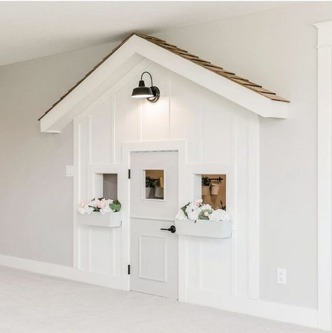 Playroom Stage, Under Stairs Playhouse, Under Stairs Playroom, Playhouse Interior, Room Under Stairs, Indoor Playhouse, Diy Playhouse, Basement Playroom, Toddler Playroom