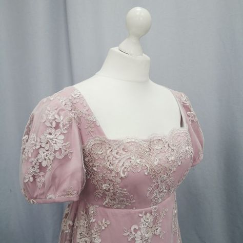 FiorentinaCostuming on Instagram: "Gentle Regency style evening dress of fabrics by the customer's choice. The top layer is lace tulle with a beautiful off-white floral pattern. The pink second layer gives the dress color and a blossoming look.  Puffed sleeves and high waists are fashionable features of the early 19th century. This dress will be perfect for any lady at evening attires and dance balls, especially Bridgertons style!  #regency #regencyfashion #regencydress #1800sfashion #1810sdress #19thcenturyfashion #bridgerton #bridgertonseries #janeausten #bridgertonstyle #bridgertondress #napoleonfashion #janeaustenstyle #regencyballgown #regencyballdress #prideandprejudice #lacedress #pinkdress" Regency Gown Ball, Regal Dresses, 1810s Dress, Bridgerton Oc, Bridgerton Dresses, Bridgerton Ball, Regency Core, Regency Dresses, Dream Costume