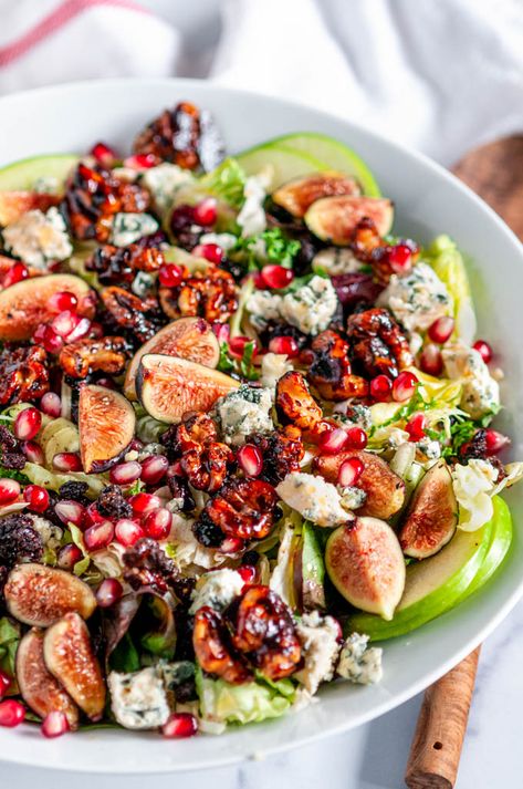 Fall Harvest Salad with Homemade Candied Walnuts - Quick and easy green salad recipe with all the flavors of autumn, including 5 minute homemade candied walnuts! From aberdeenskitchen.com #fall #autumn #harvest #salad #fig #pomegranate #apple #cranberry #candied #walnuts #applecidervinaigrette #vegetarian #10minute #recipe #greensalad #sidedish #maindish #glutenfree Easy Green Salad, Autumn Harvest Salad, Easy Green Salad Recipes, Pomegranate Recipes Salad, Fall Harvest Salad, Apple Walnut Salad, Fig Salad, Autumn Salad Recipes, Pomegranate Recipes