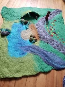 Felt Play Mat Diy, Play Mat Diy, Waldorf Nature Table, Sensory Mat, Felt Play Mat, Felt Wall Hanging, Diy Wool, Felt Owl, Felt Fairy