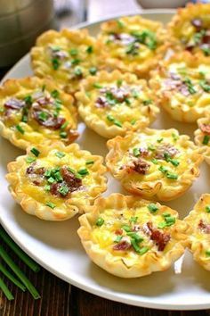 Bridal Shower Brunch Menu, Chicken Thights Recipes, Brunch Appetizers, Breakfast Appetizers, Fall Brunch, Mini Quiches, Easter Brunch Food, Appetizer Ideas, Mini Quiche