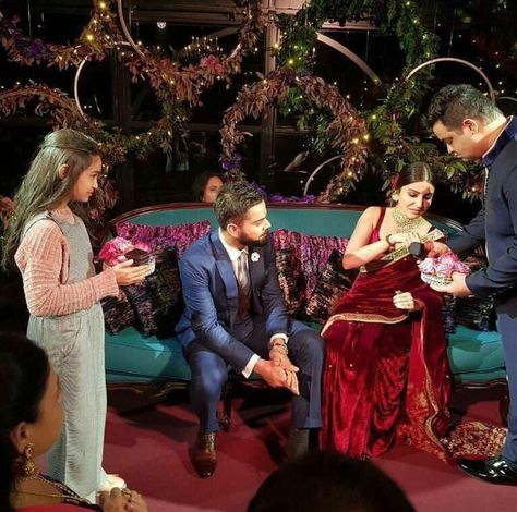 Engagement Anushka Sharma Engagement, Anushka Sharma Virat Kohli, Engagement Looks, Anushka Sharma And Virat, Bride Reception Dresses, Virat Kohli And Anushka, Engagement Saree, Virat And Anushka, Bride Outfits