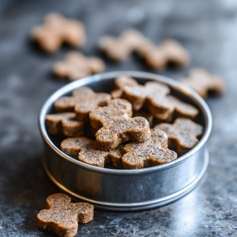 Pumpkin Blueberry Dog Treats, Blueberry Dog Treats Homemade, Blueberry Dog Treats, Dog Treats Homemade Pumpkin, Easy Homemade Dog Treats, Blueberry Pumpkin, Dog Treats Homemade Easy, Doggy Treats, Dog Biscuit Recipes