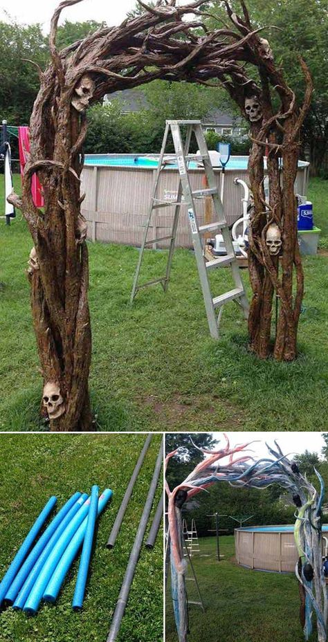 Diy Halloween Entrance, Halloween Entrance, Strašidelný Halloween, Dekorasi Halloween, Halloween Diy Outdoor, Halloween Outside, Halloween Props Diy, Homemade Halloween Decorations, Creepy Halloween Decorations