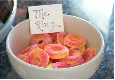 23 Lord of the Rings Recipes For The Perfect LOTR Party Lord Of The Rings Themed Snacks, Hobbit Snack Ideas, Lord Of The Rings Appetizers, Lord Of The Rings Themed Dinner, Lotr Themed Snacks, Lord Of The Rings Marathon Food, Lotr Watch Party, Lord Of The Rings Food Hobbit Party, Lotr Movie Night