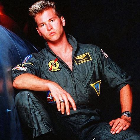 Top Gun, Iceman Val Kilmer wearing Rolex GMT master Kelly Mcgillis, Ice Man, Val Kilmer, Fire Heart, Tom Cruise, Serie Tv, Air Force, How To Look Better, Force