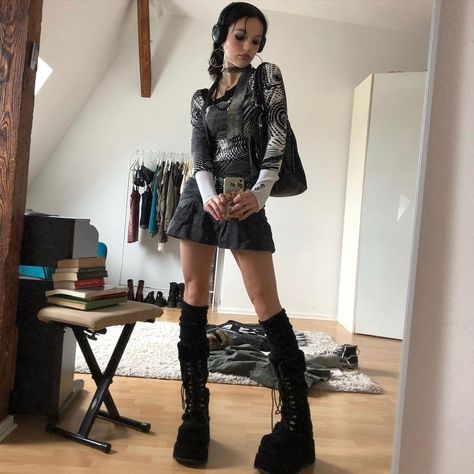 Chunky Boots Outfit Grunge, Goth Knee High Boots Outfit, Long Boots With Shorts, Boots And Socks Outfit, Chunky Knee High Boots Outfit, Chunky Platform Boots Outfit, October Outfit Ideas, Platforms Outfit, Chunky Boots Outfit