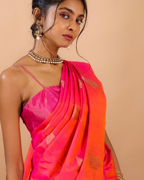 Saree no.2 on the list for the Pink Series 🩷 This saree not only knocks people out with the dual tone effect but also is super lightweight, perfect for the Indian weather. It has gold, silver and purple zari work on the pallu which gives an iridescent unicorn effect 🦄 This saree is designed to make a bold and elegant statement, perfect for glamorous events and celebrations✨ #akirasilkweaves #akirasilk #puresilksaree #wear1share1withakira #silksareeonline #silksarees #akiraweaves #handcrafte... Reception Look, Modern Saree, Kanjivaram Sarees, Kanchipuram Saree, Zari Work, Silk Sarees Online, Pure Silk Sarees, Bridal Saree, 2 On