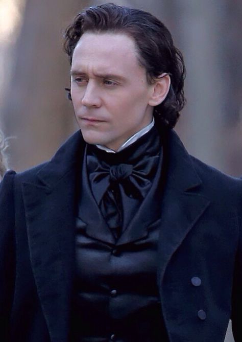 TWH... love it. Tom Hiddleston Crimson Peak, Thomas Sharpe, Toms Shoes Women, Toms Shoes Outlet, Crimson Peak, Thomas William Hiddleston, Loki Marvel, Loki Laufeyson, Tom Hiddleston Loki