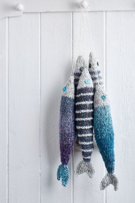 Knitted Fish, Hantverk Diy, Animal Knitting Patterns, Knitting Patterns Toys, Knitted Animals, Fish Patterns, Coastal Chic, Free Knitting Pattern, Knitted Toys