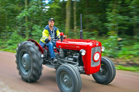 Massey Ferguson 35, Ferguson Tractor, International Harvester Tractors, Dublin Airport, Massey Ferguson Tractors, Truck Mods, Old Tractors, Vintage Tractors, Massey Ferguson